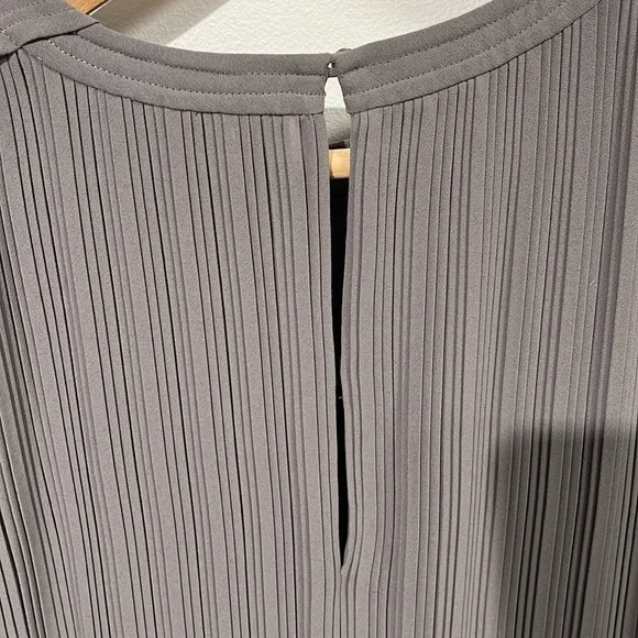 Club Monaco woven pleated midi dress in green - size 4 - Picture 12 of 12